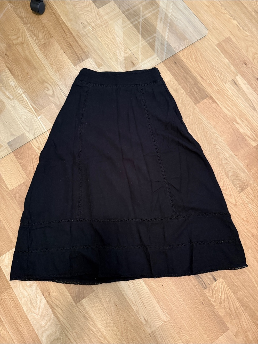 Universal Thread Black A-Line Midi Skirt with Subtle Stitching